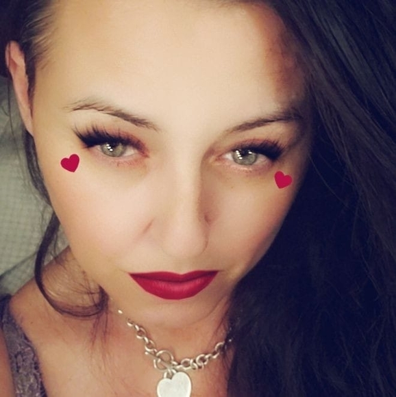 Meet your Posher, Jessica - Picture 1 of 1